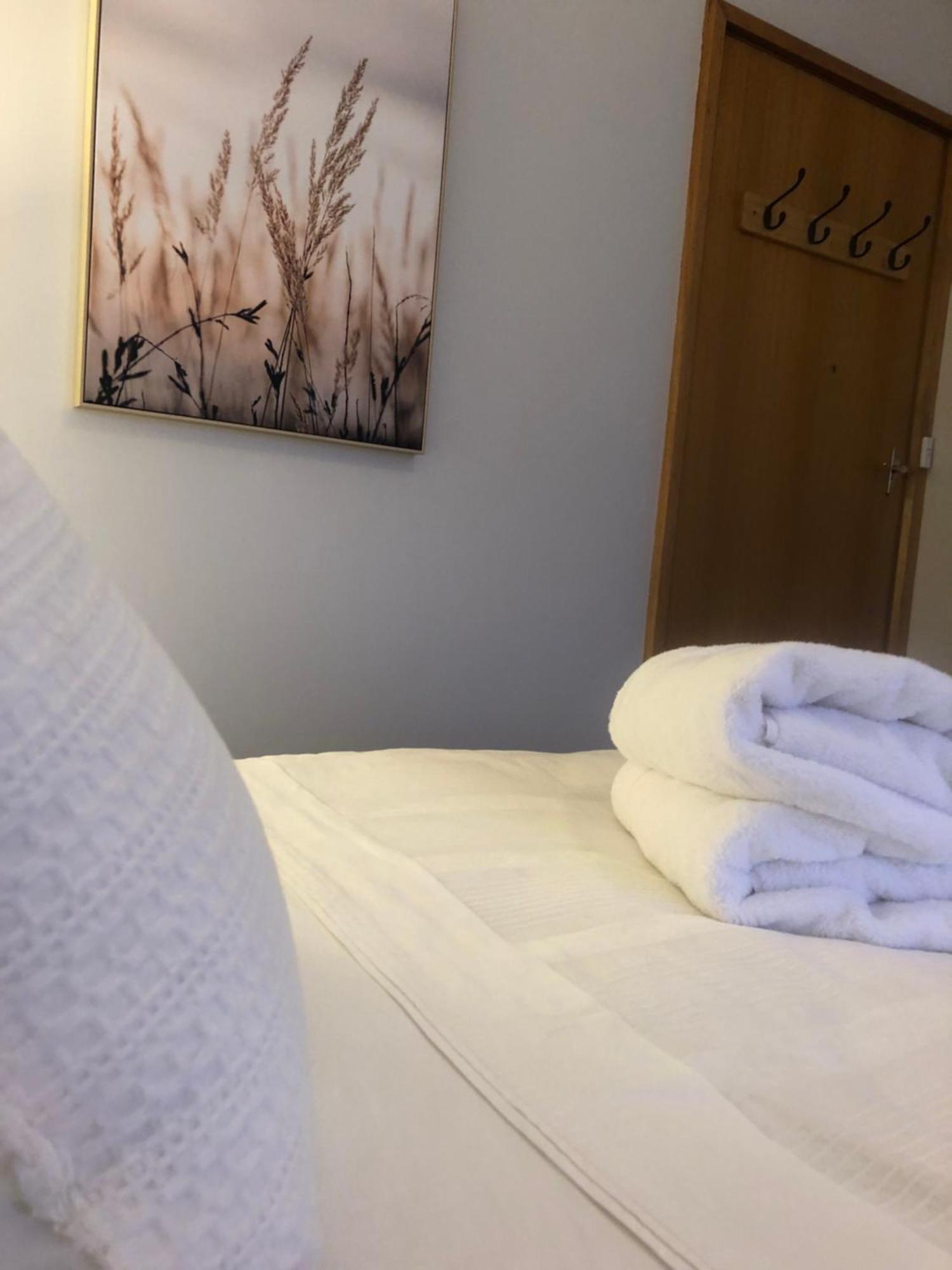 Lovely Budget Vegan Homestay Launceston Exteriör bild