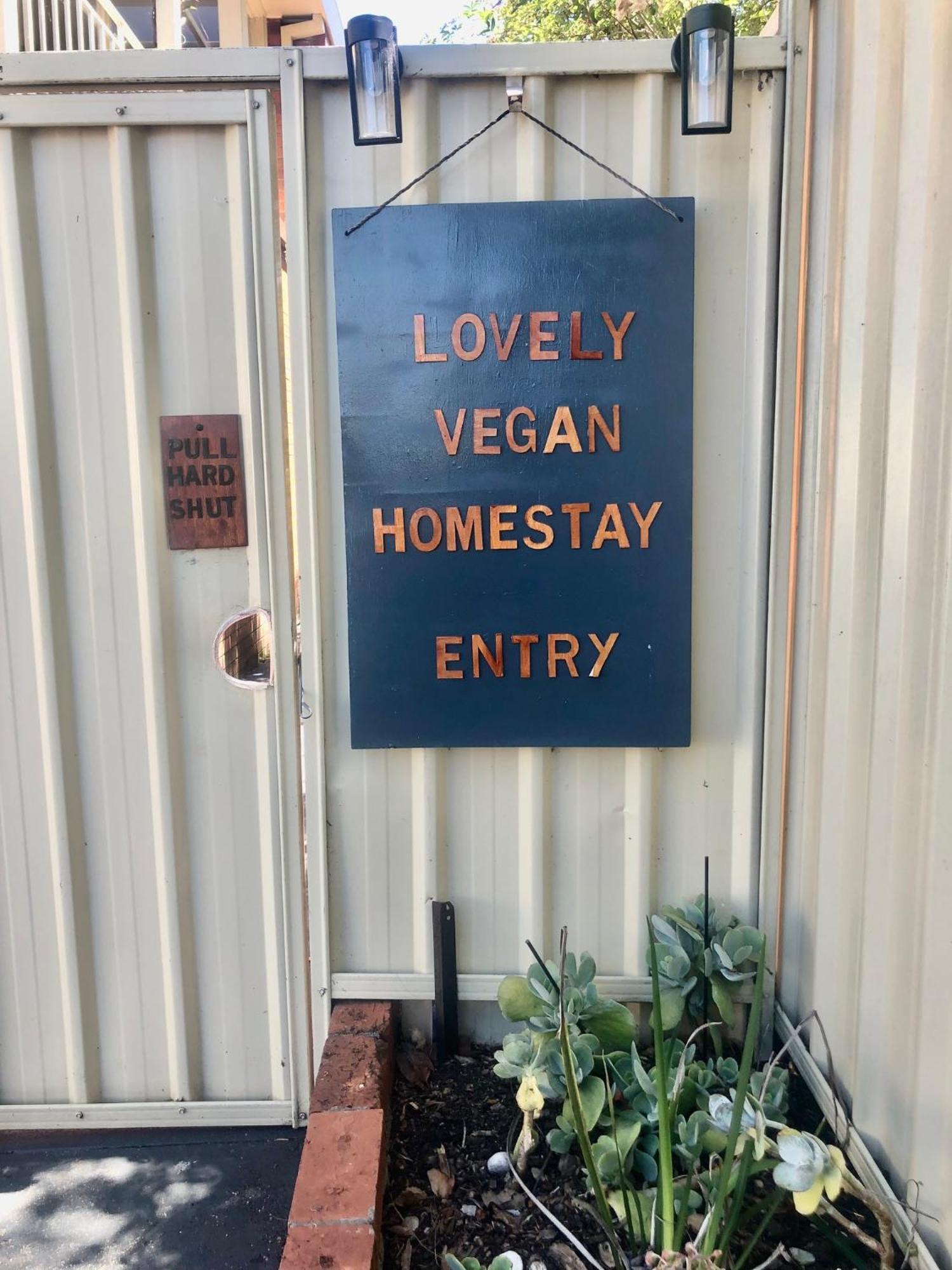 Lovely Budget Vegan Homestay Launceston Exteriör bild
